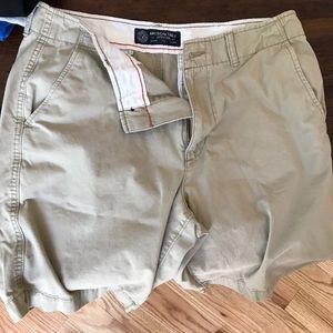 American eagle men’s khaki shorts